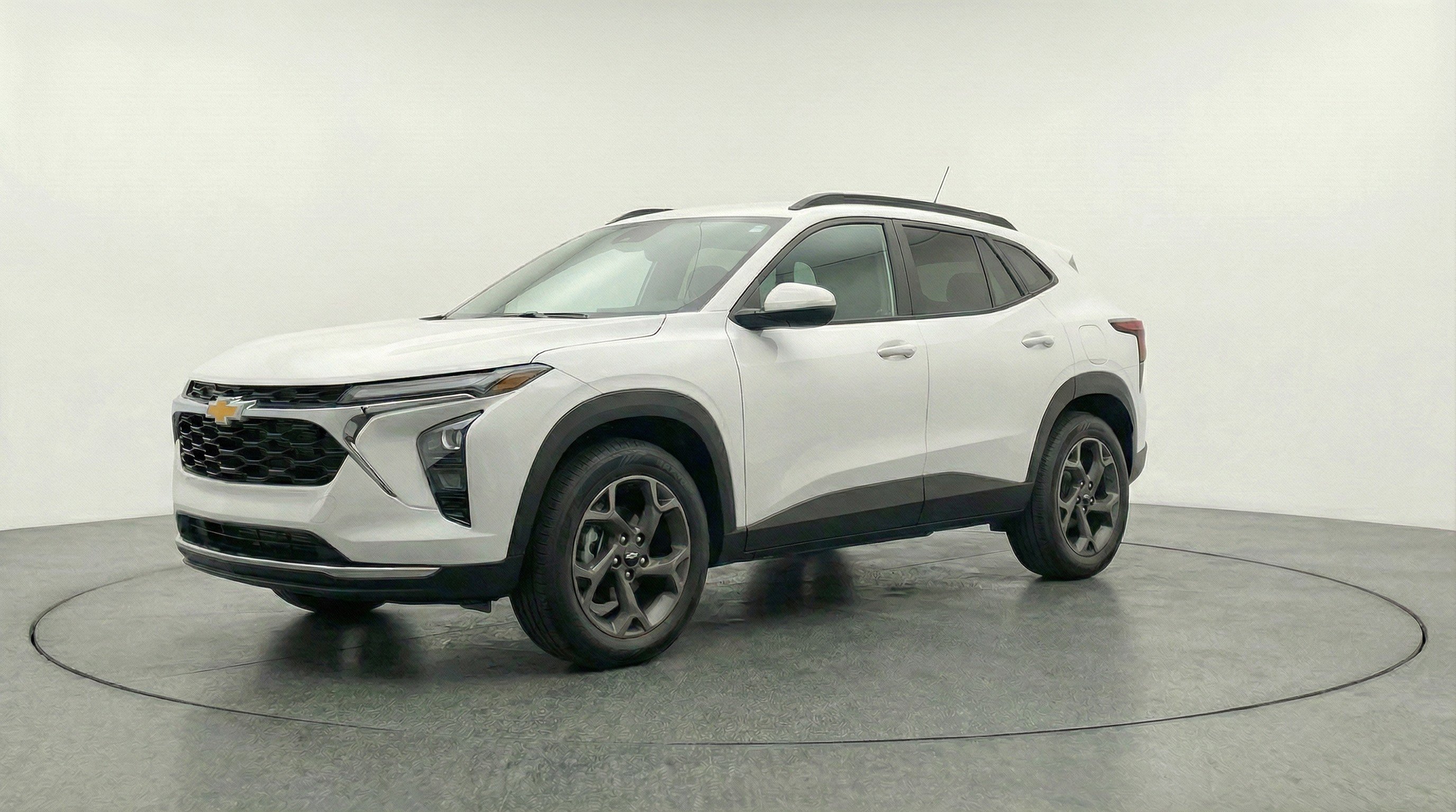 Used 2025 Chevrolet Trax LT image 3