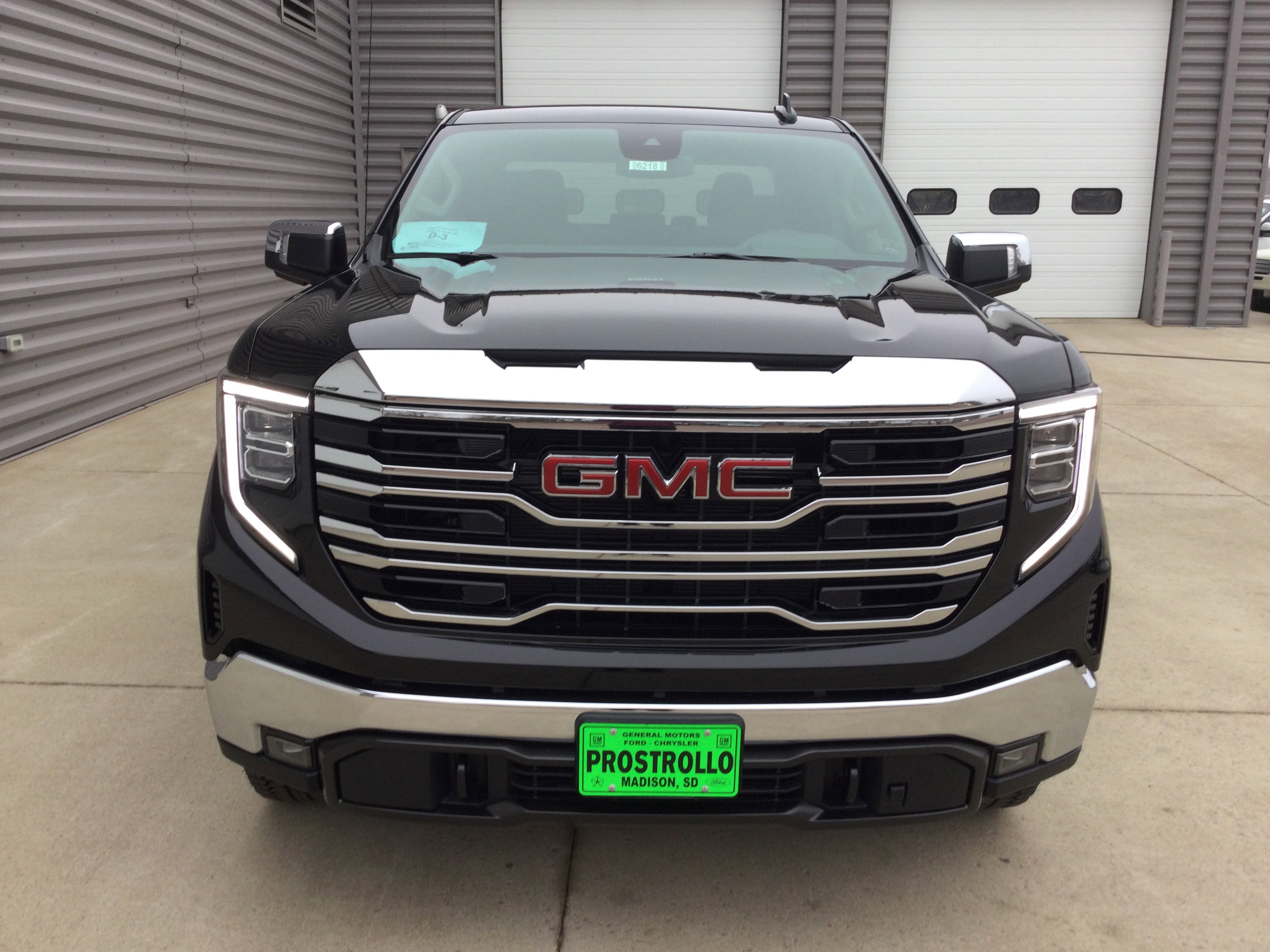 New 2026 GMC Sierra 1500 SLT w/ SLT Premium Package image 3