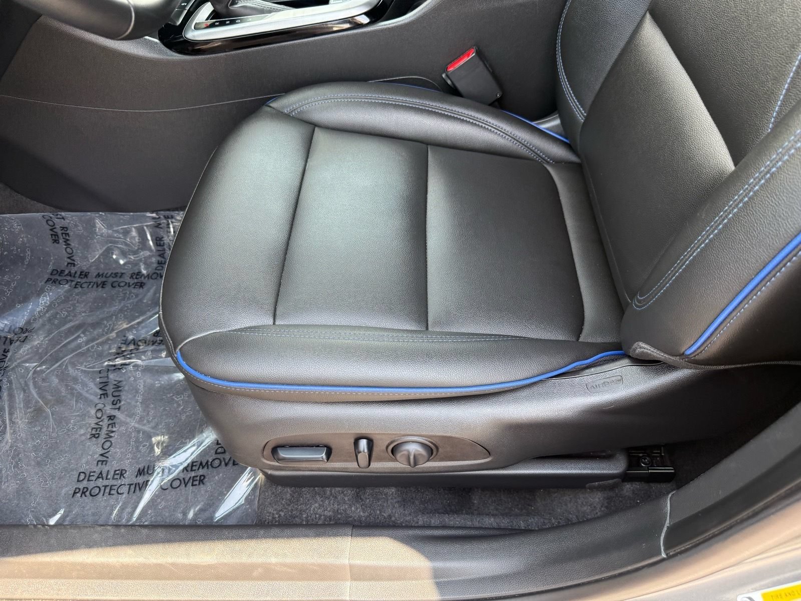 Used 2025 Buick Envista Sport Touring w/ Convenience I Package FWD image 14