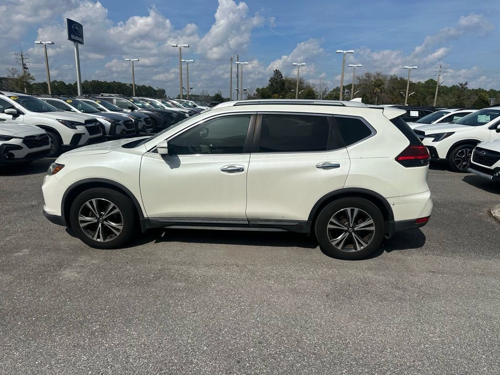 Used 2017 Nissan Rogue SL w/ SL Premium Package image 13
