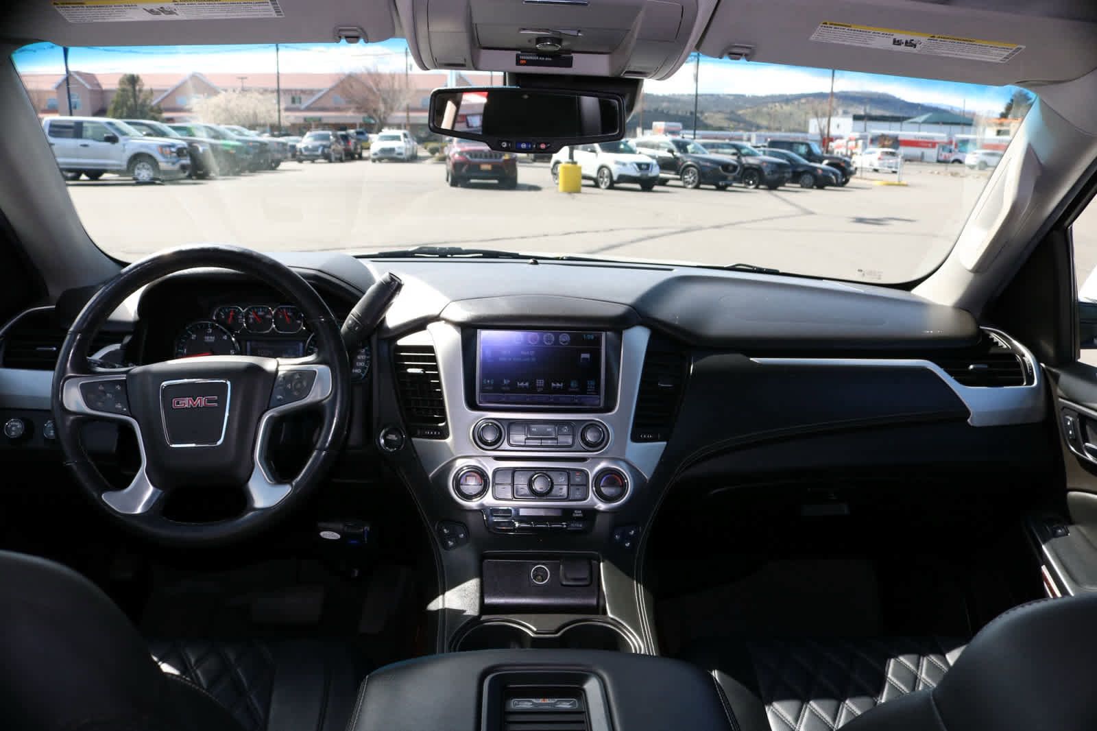 Used 2017 GMC Yukon XL SLT image 13