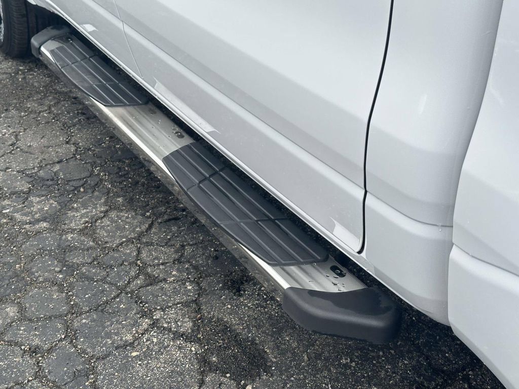 Used 2025 RAM 1500 Laramie w/ Sport Appearance Package AWD/4WD image 11