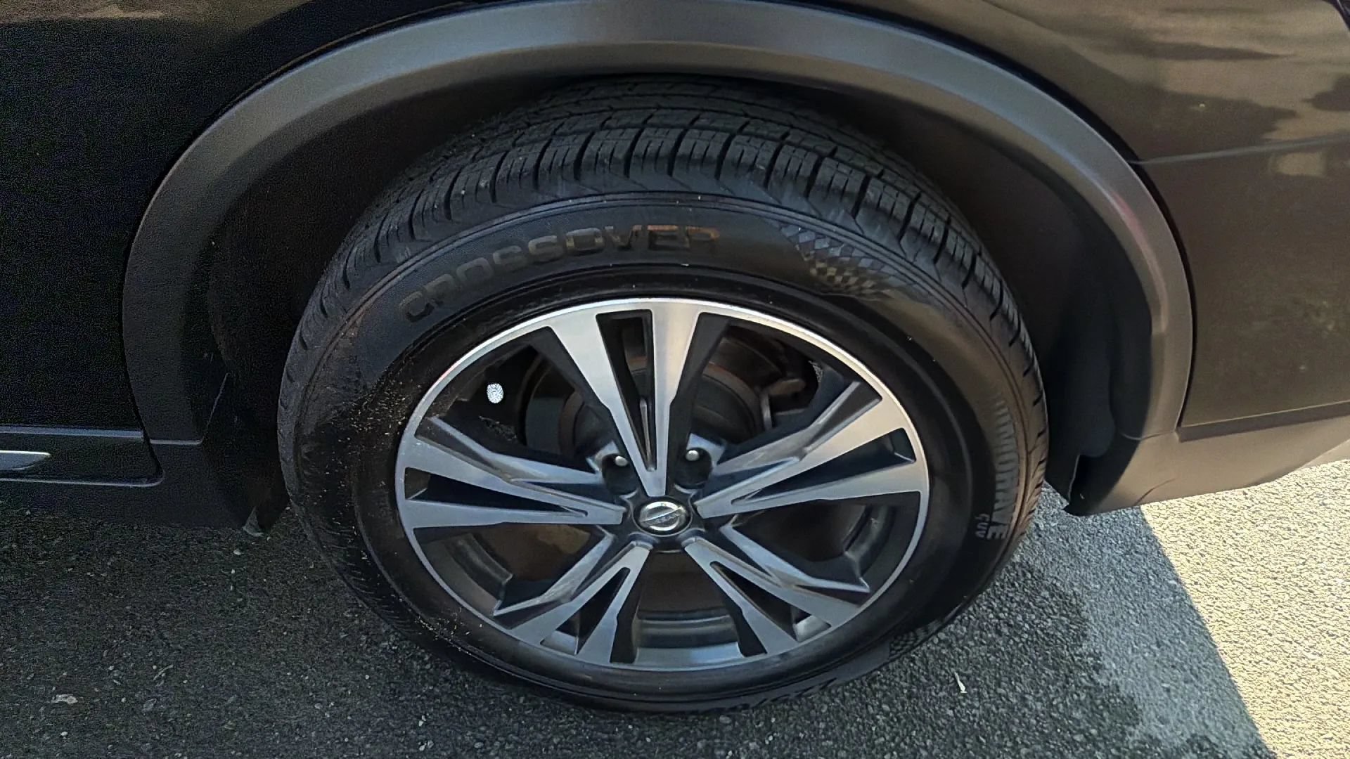Used 2018 Nissan Rogue SL FWD image 40