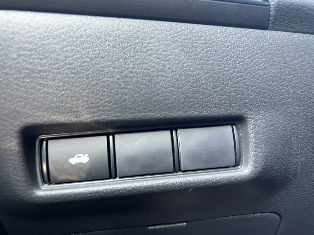 New 2026 Nissan Sentra SR w/ Floor Mat Package image 12