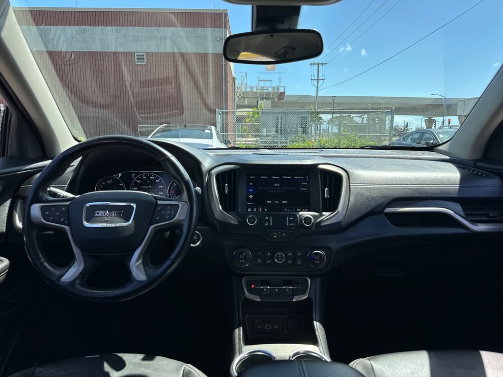 Used 2022 GMC Terrain Denali w/ Denali Premium Package AWD/4WD image 13
