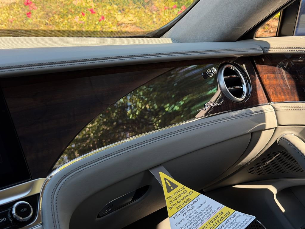 New 2025 Bentley Flying Spur Plug-In Hybrid image 36