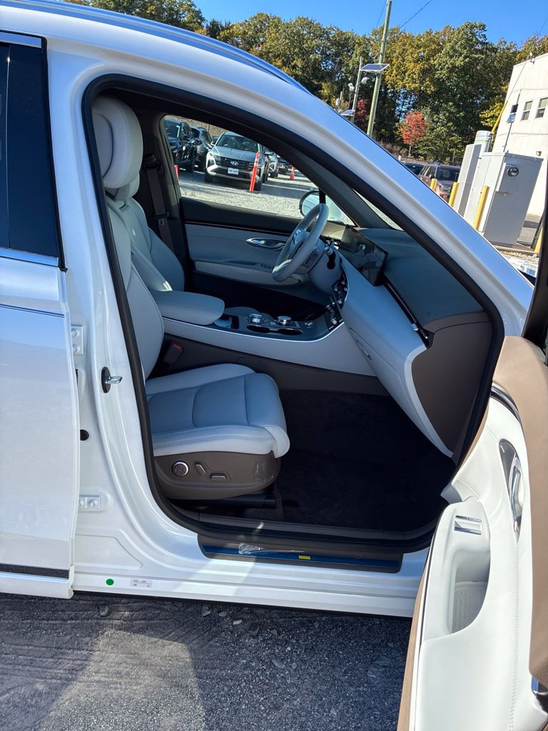 New 2027 Genesis GV70 2.5T Advanced AWD/4WD image 17