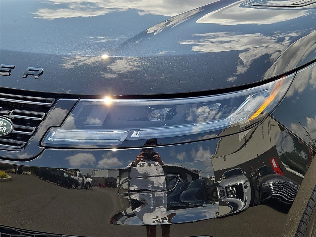 Used 2024 Land Rover Range Rover Sport SE image 9