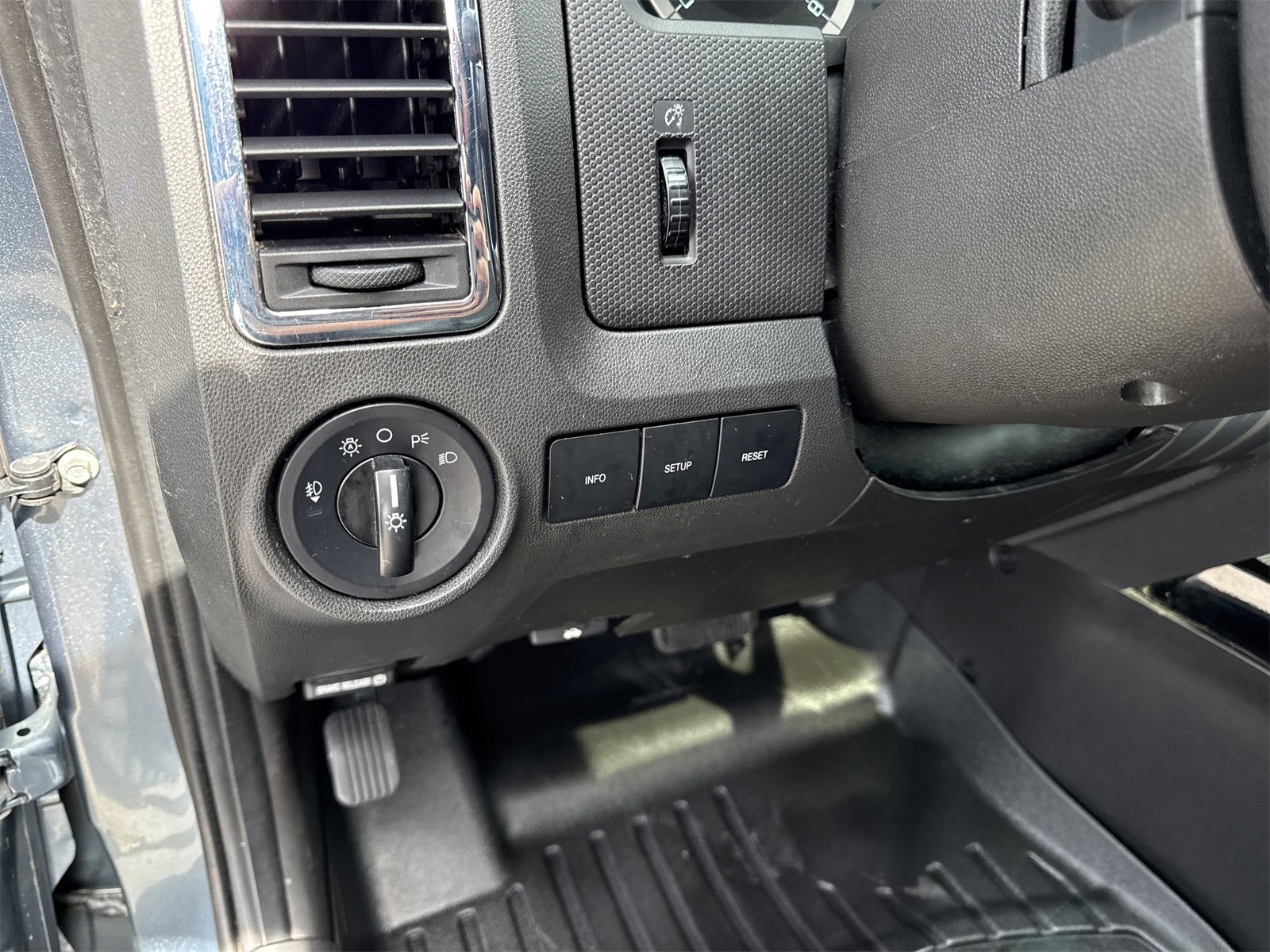 Used 2012 Ford Escape Limited image 16