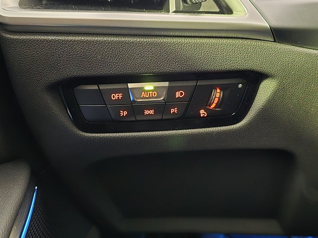 Used 2025 BMW 330i xDrive Sedan w/ M Sport Package image 24