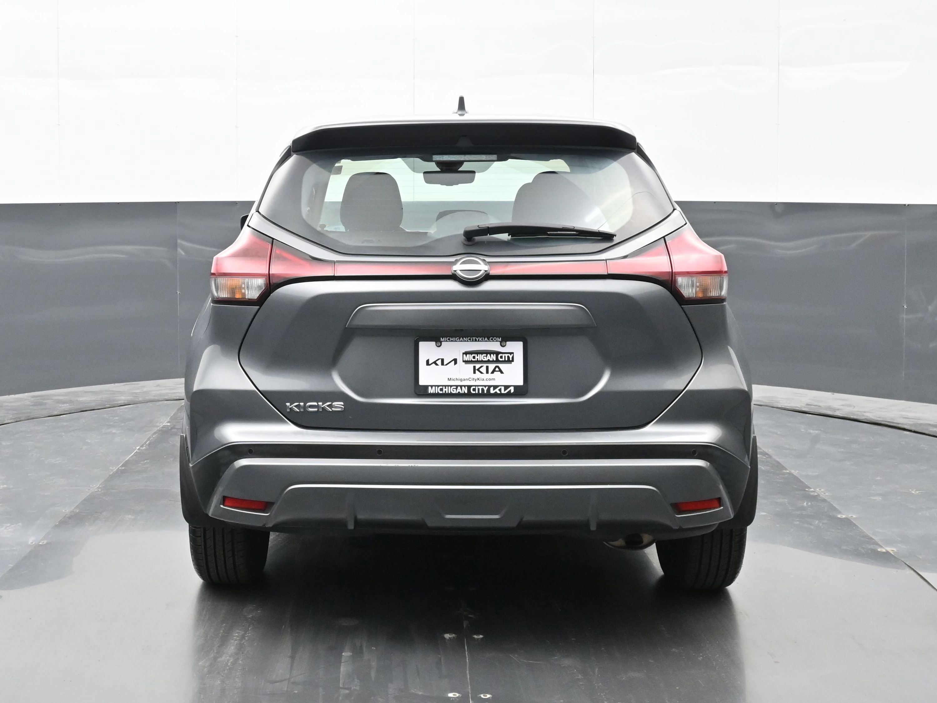 Used 2022 Nissan Kicks S w/ Interior Electronics Package FWD image 3