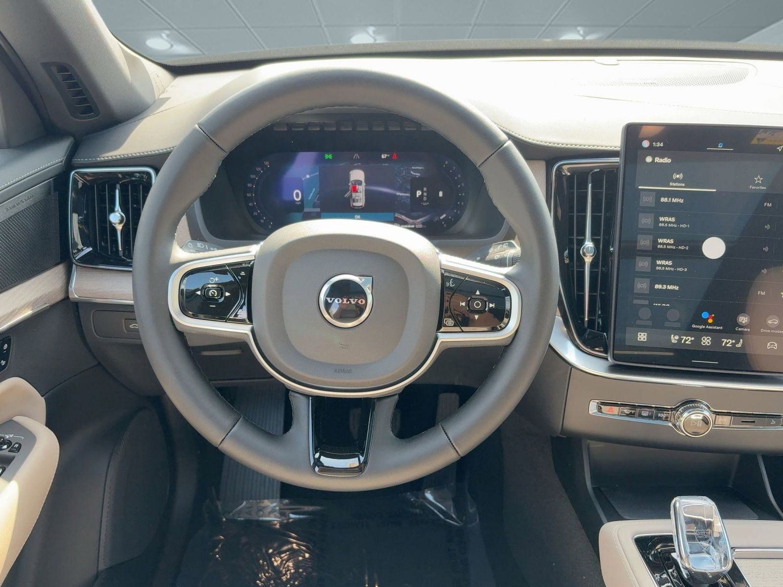 New 2026 Volvo XC90 B6 Plus w/ Protection Package Premier image 25