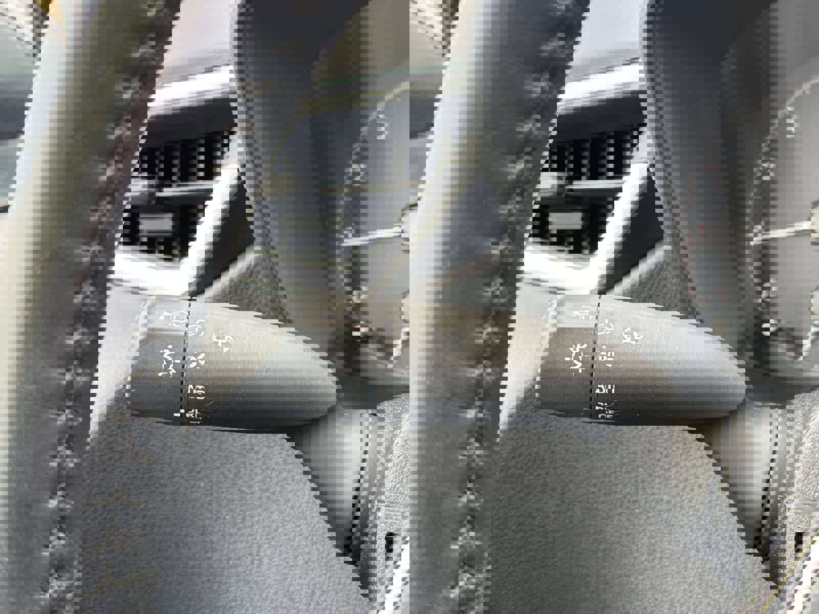 Used 2023 Toyota Corolla SE image 17