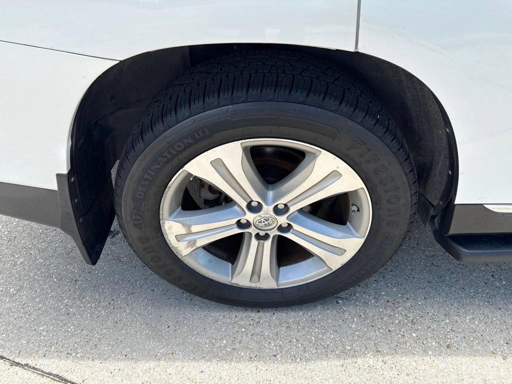 Used 2013 Toyota Highlander Limited FWD image 28