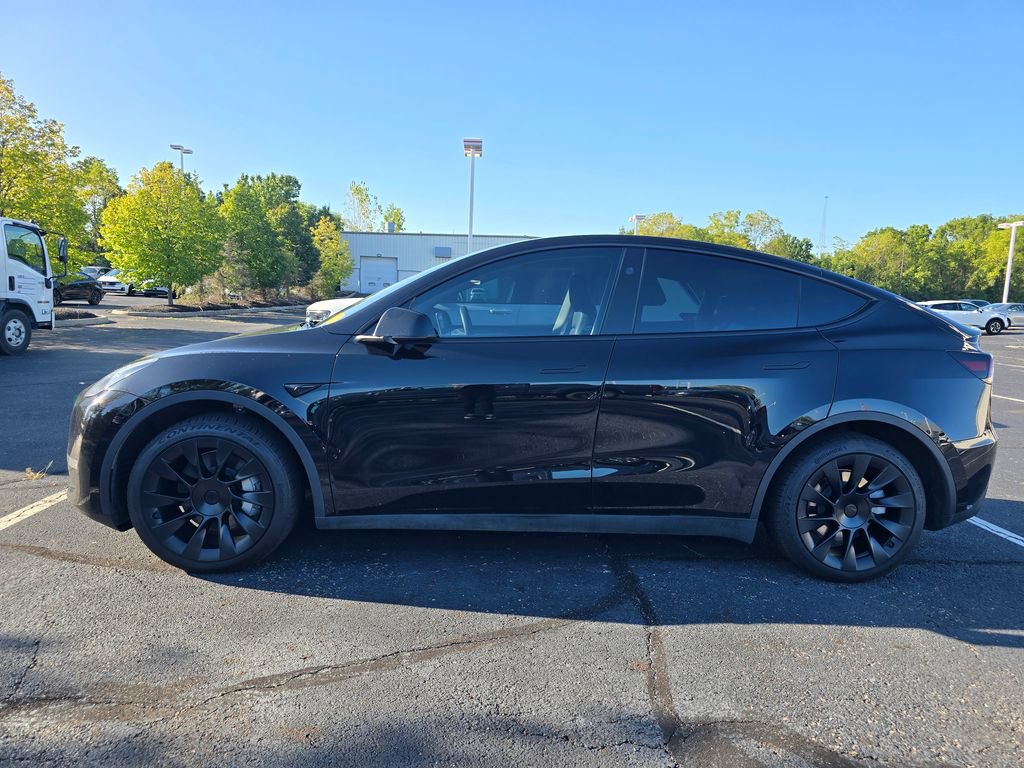 Used 2023 Tesla Model Y 2WD image 4