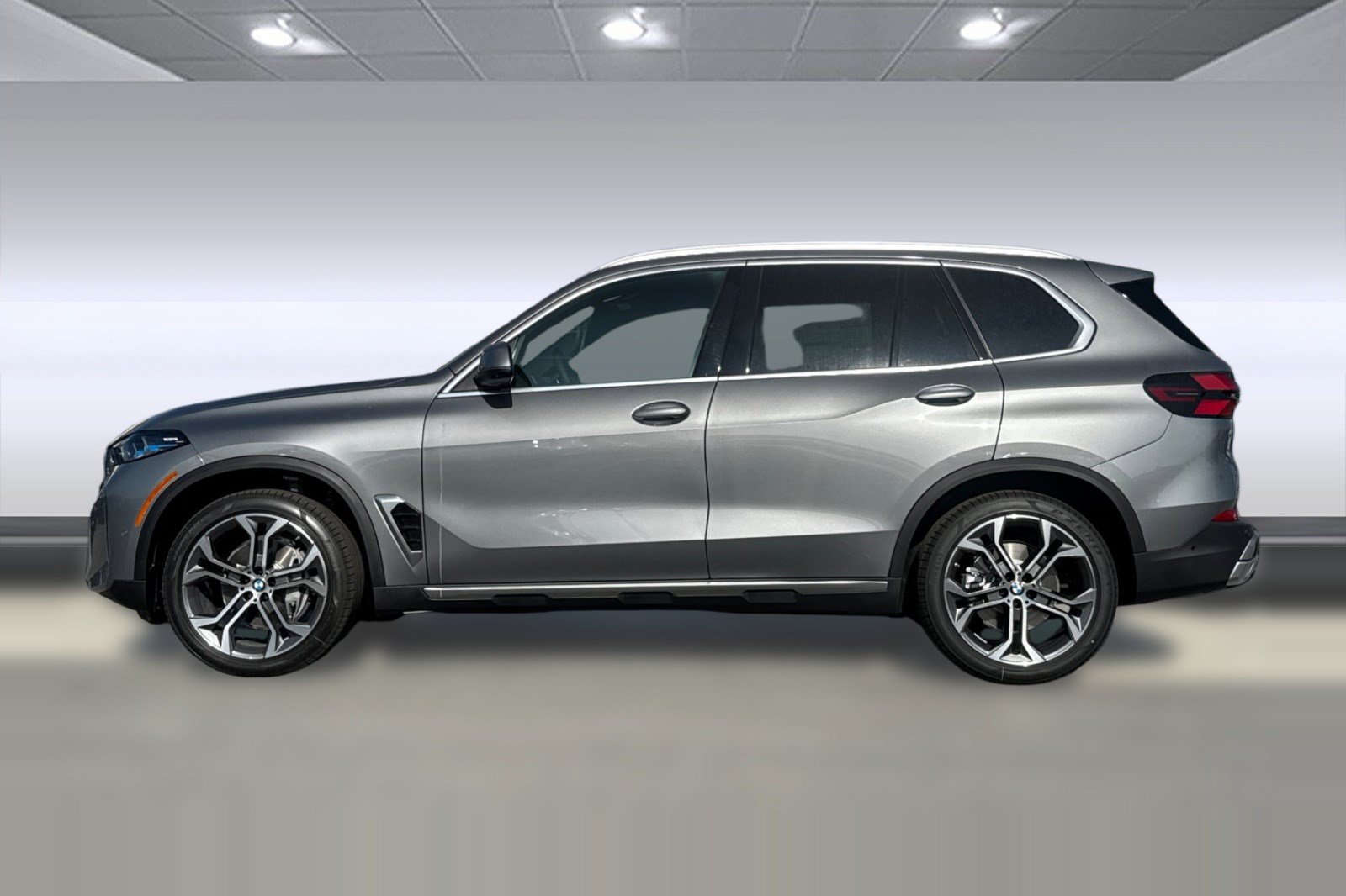 Used 2026 BMW X5 xDrive40i AWD/4WD image 2