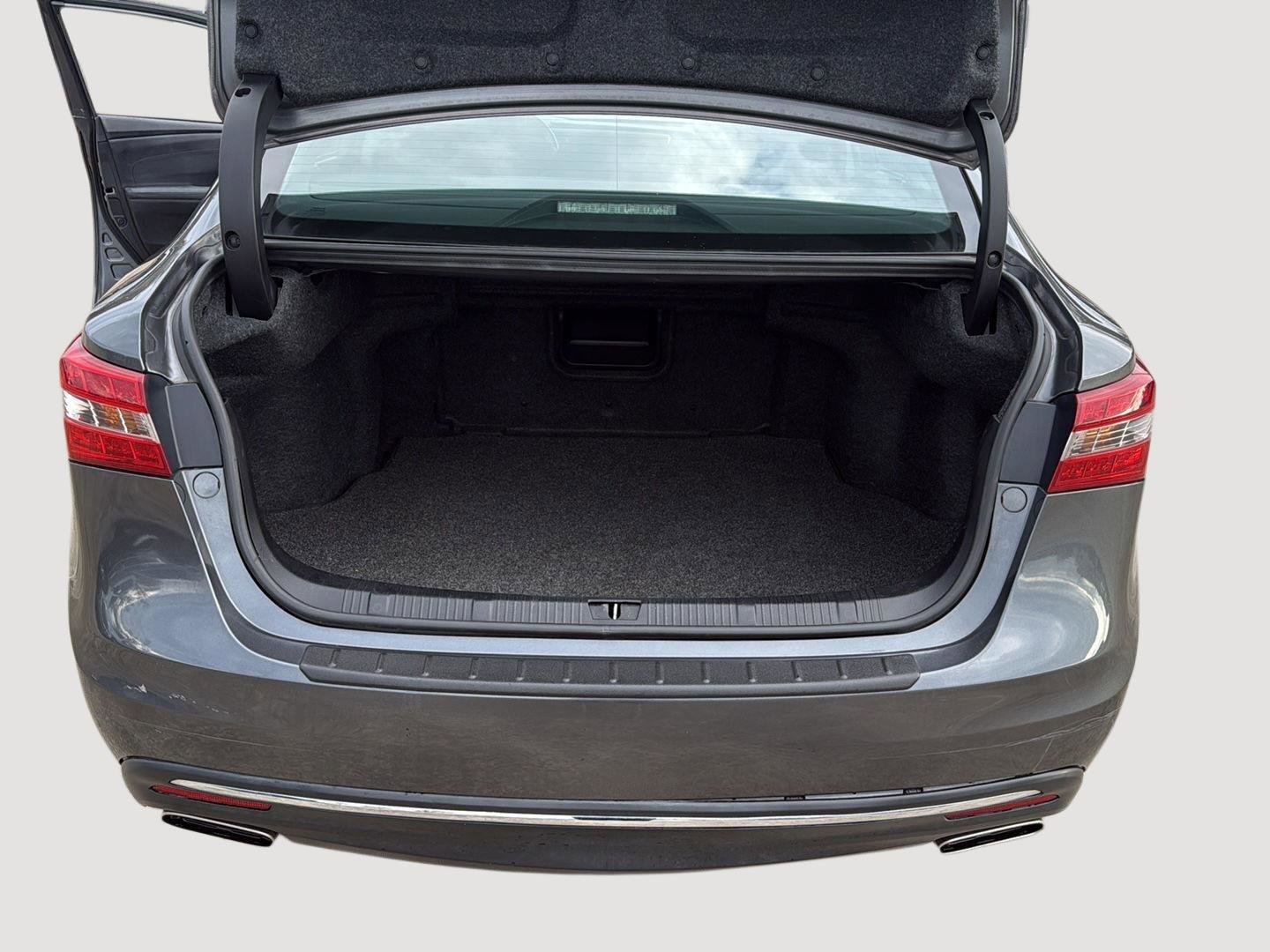 Used 2017 Toyota Avalon Limited image 24