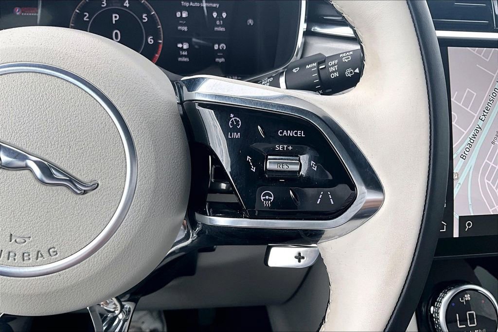 Used 2026 Jaguar F-PACE R-Dynamic S image 21