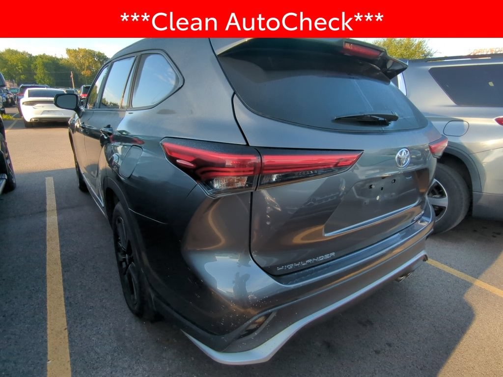 Used 2023 Toyota Highlander XSE AWD/4WD image 4