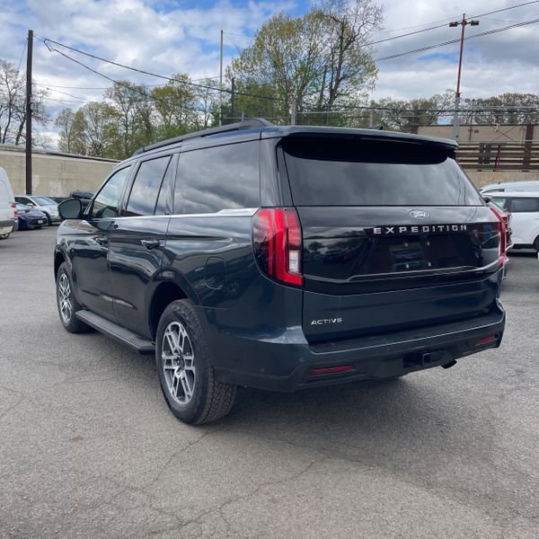 Used 2025 Ford Expedition Active AWD/4WD image 33