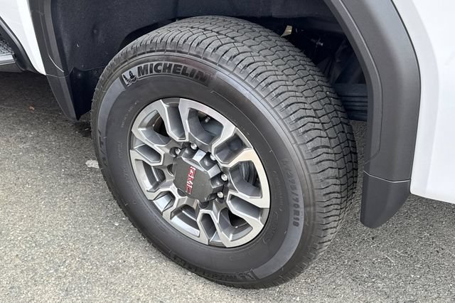 Used 2025 GMC Sierra 2500 SLT AWD/4WD image 4