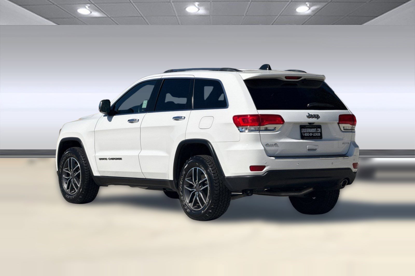 Used 2019 Jeep Grand Cherokee Limited image 3