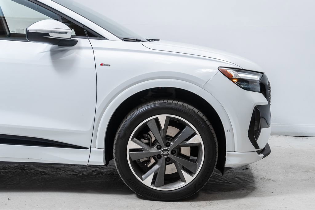 Used 2024 Audi Q4 e-tron Premium Plus w/ Premium Plus image 12