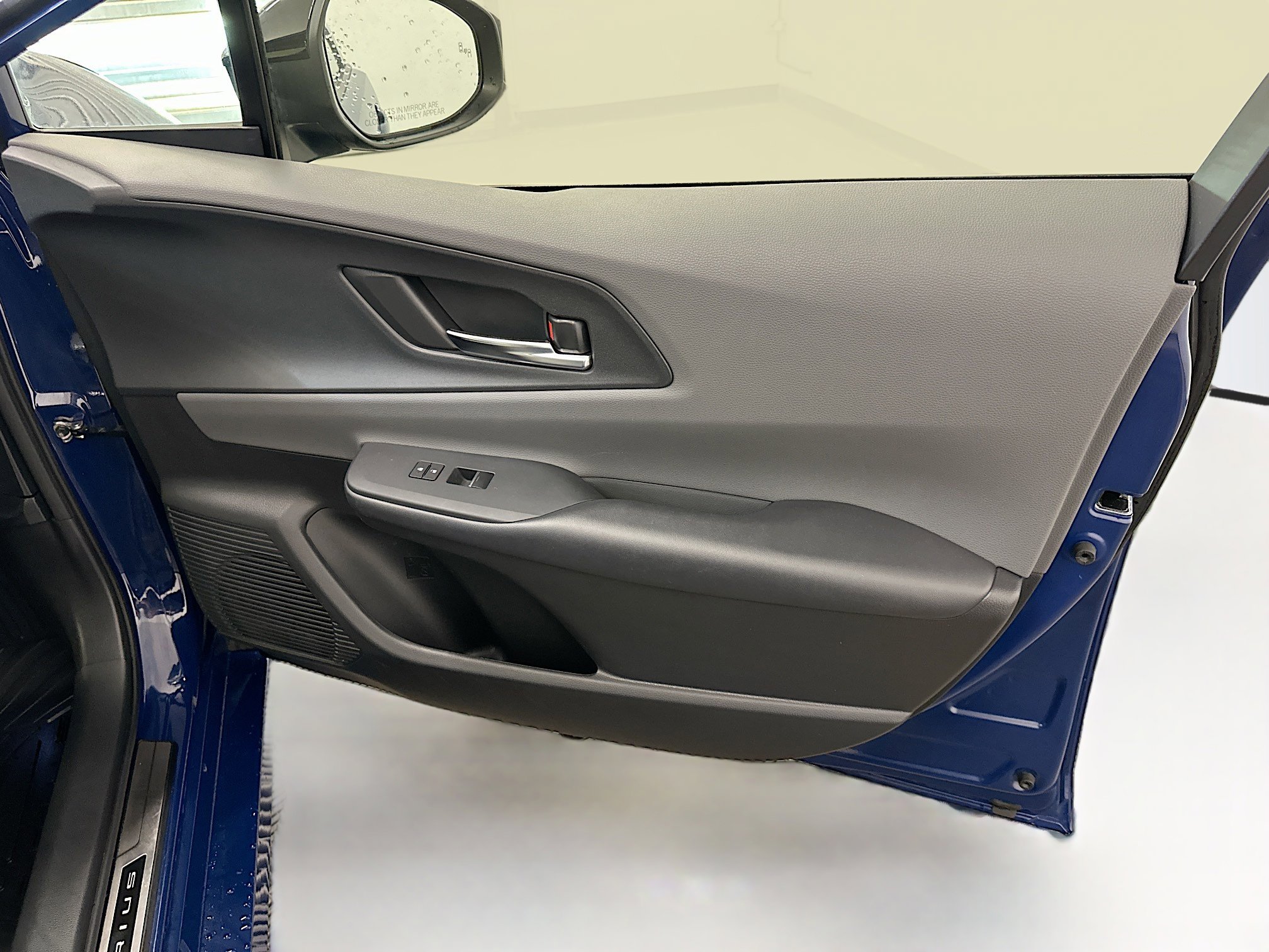 Used 2023 Toyota Prius XLE image 34