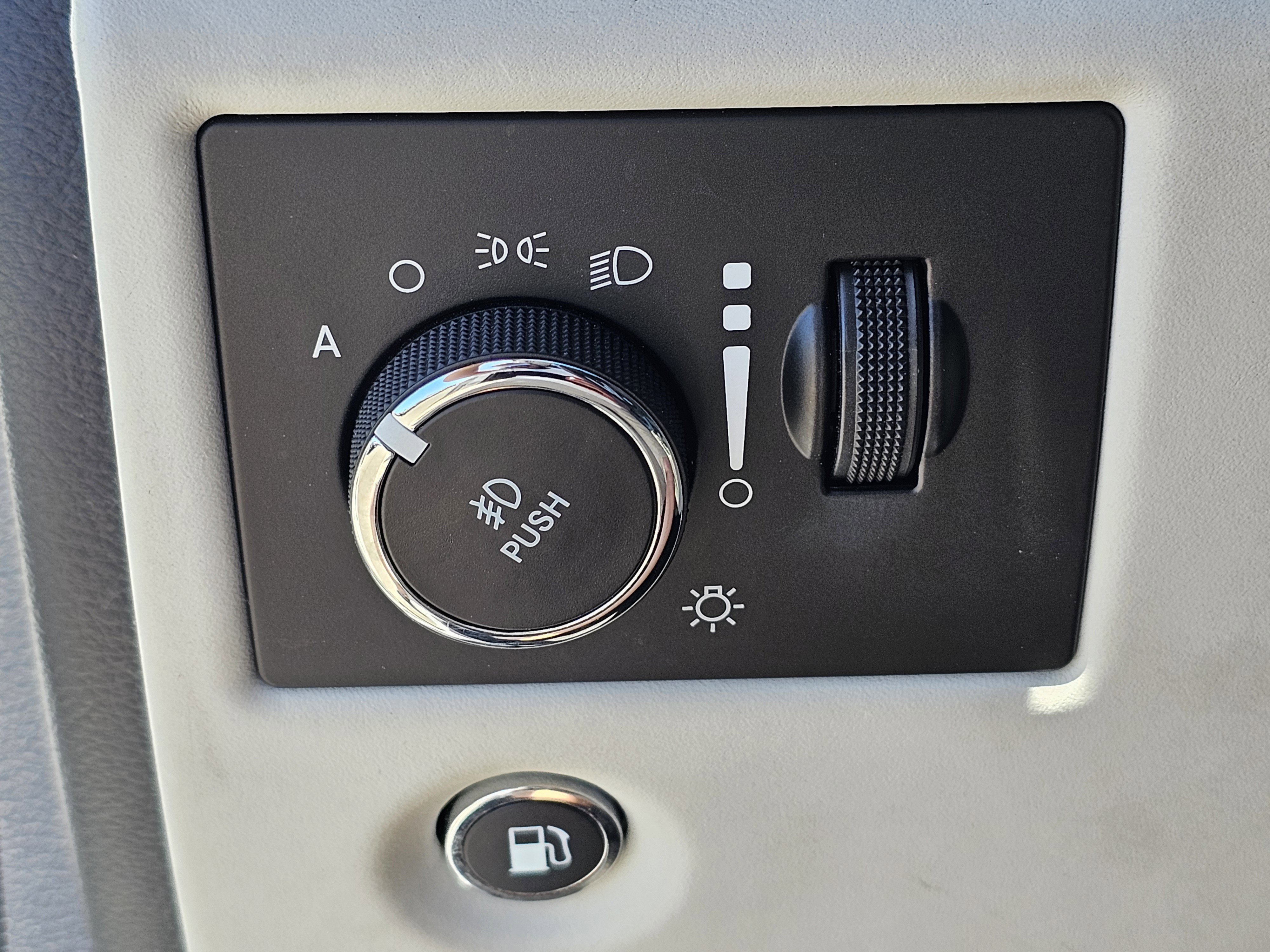 Used 2019 Jeep Grand Cherokee Summit AWD/4WD image 20