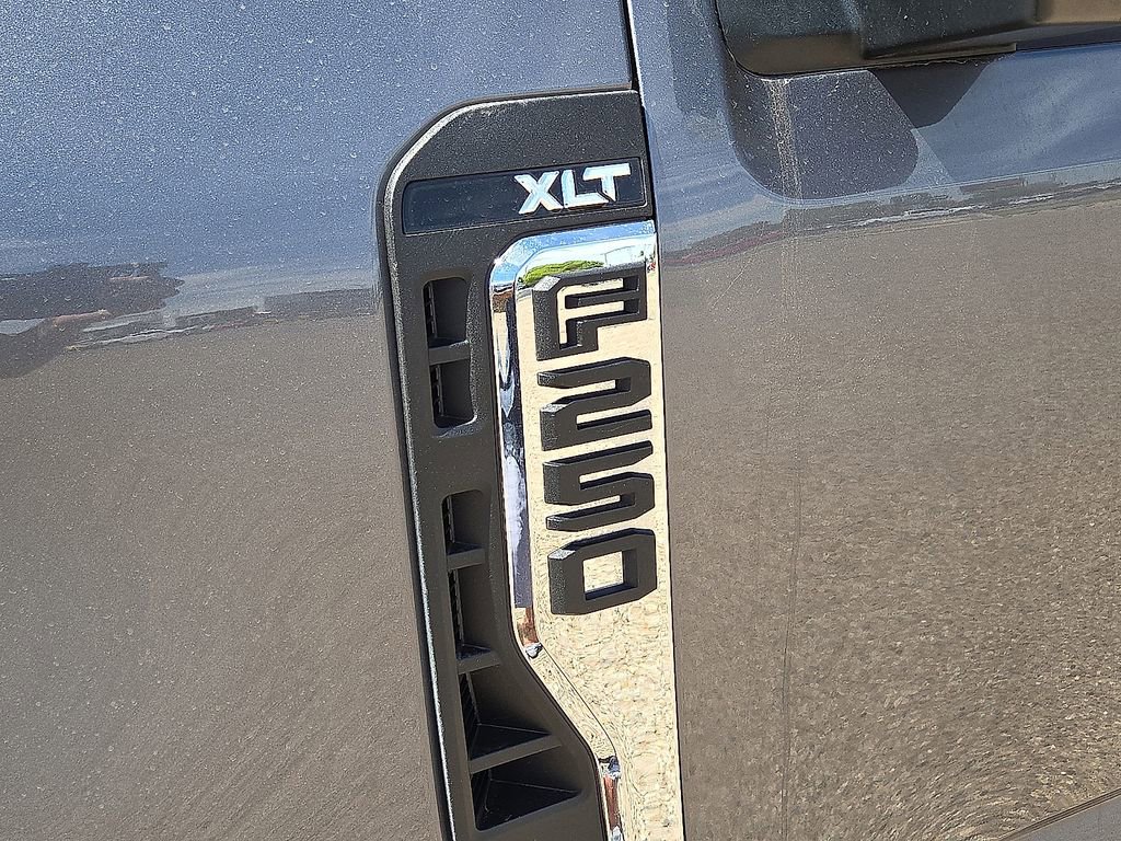 Used 2024 Ford F250 XLT AWD/4WD image 11