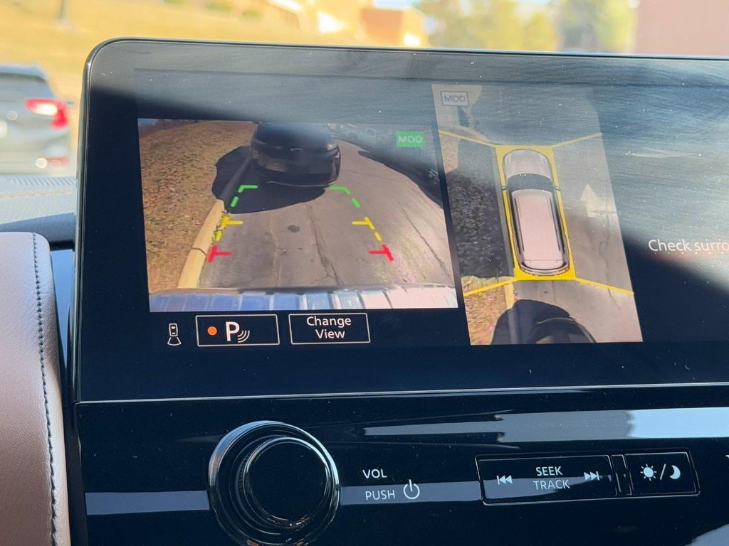 Used 2023 INFINITI QX80 Sensory w/ All-Season Package image 24