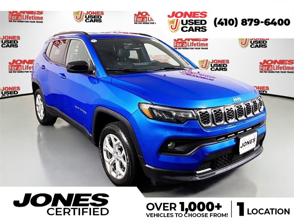 Used 2024 Jeep Compass Latitude AWD/4WD image 1