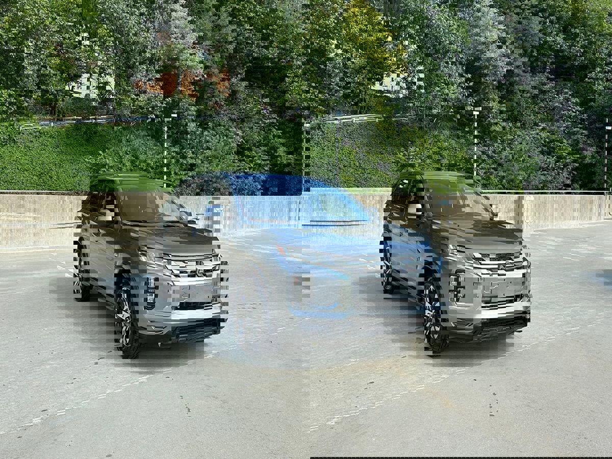 Used 2021 Mitsubishi Outlander Sport ES image 3