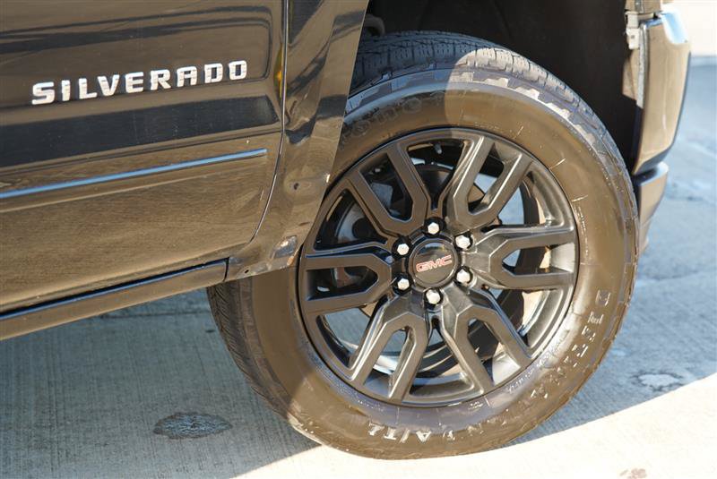 Used 2018 Chevrolet Silverado 1500 LT w/ All Star Edition AWD/4WD image 19