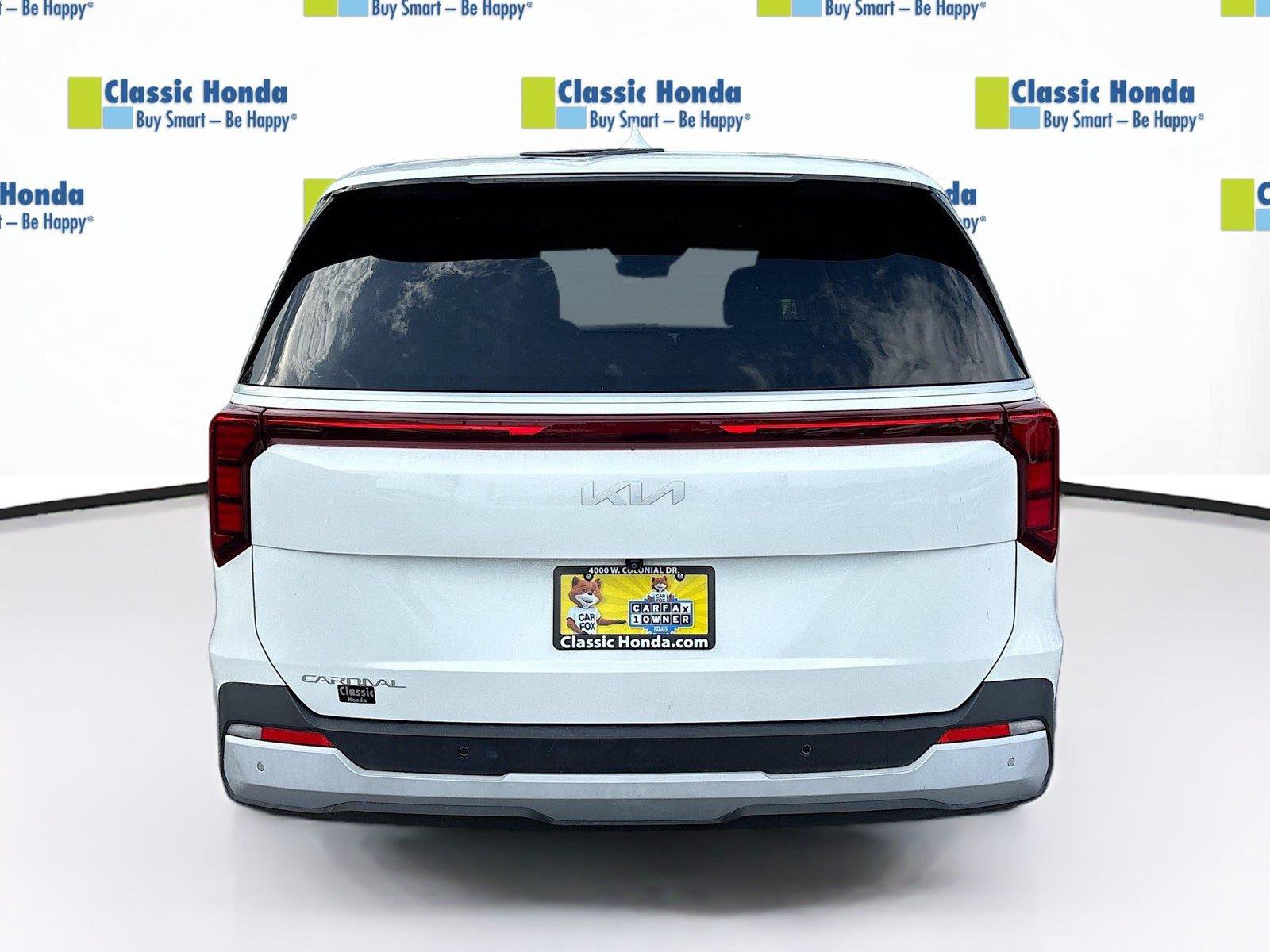 Used 2025 Kia Carnival FWD image 7