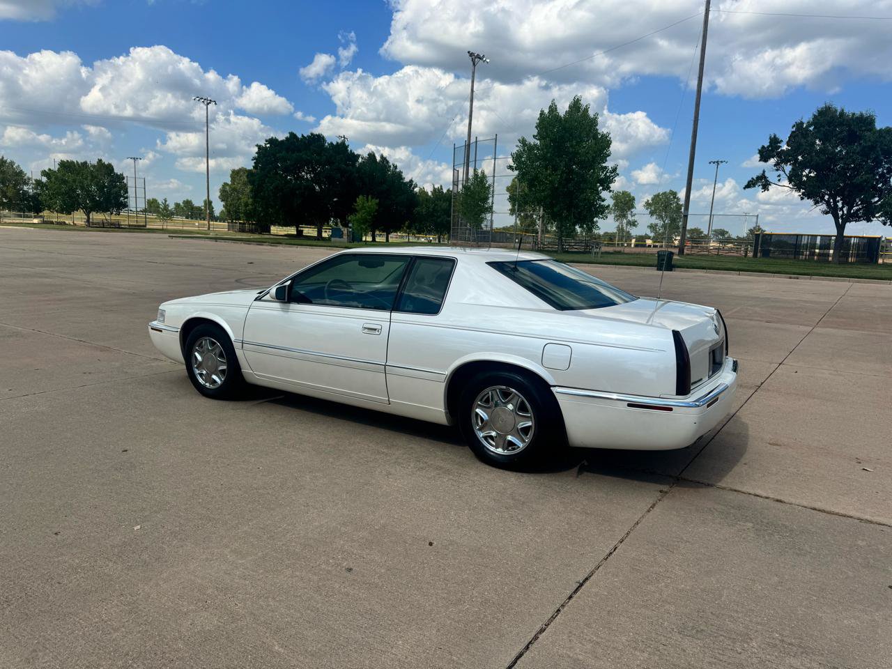Used 2001 Cadillac Eldorado ESC w/ Comfort/Convenience Pkg FWD image 6
