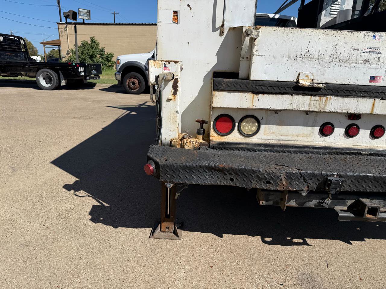 Used 2017 Ford F550 2WD Regular Cab Super Duty image 43