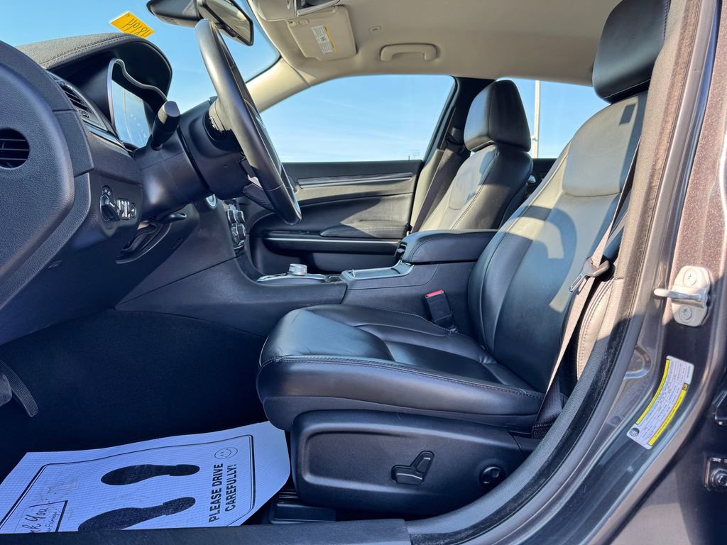 Used 2021 Chrysler 300 Touring L image 20