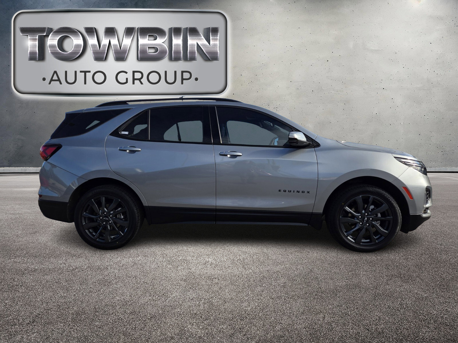 Used 2023 Chevrolet Equinox RS w/ RS Leather Package image 3