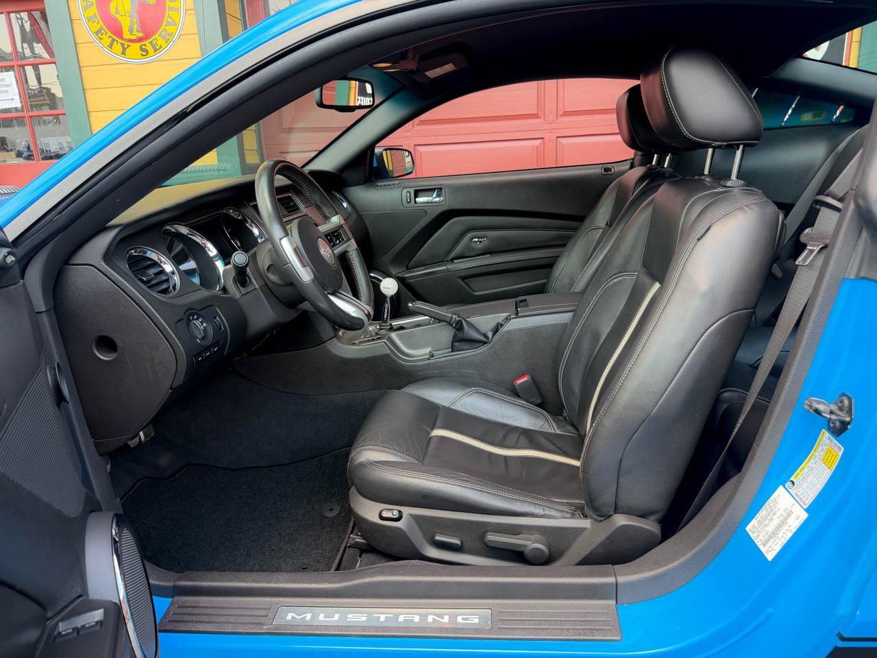 Used 2010 Ford Mustang GT Premium RWD image 17