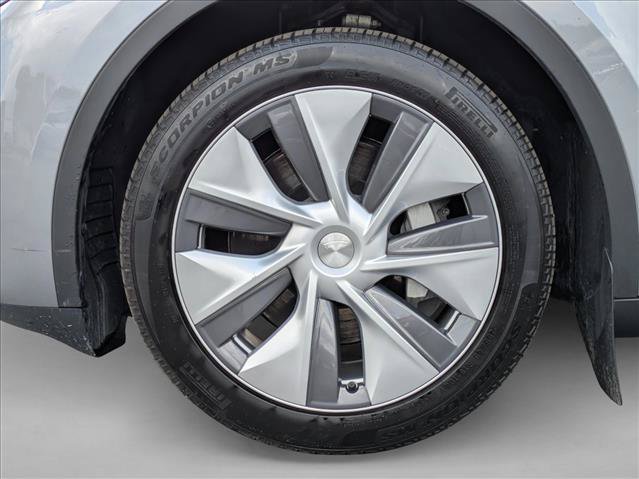 Used 2024 Tesla Model Y Long Range AWD/4WD image 27