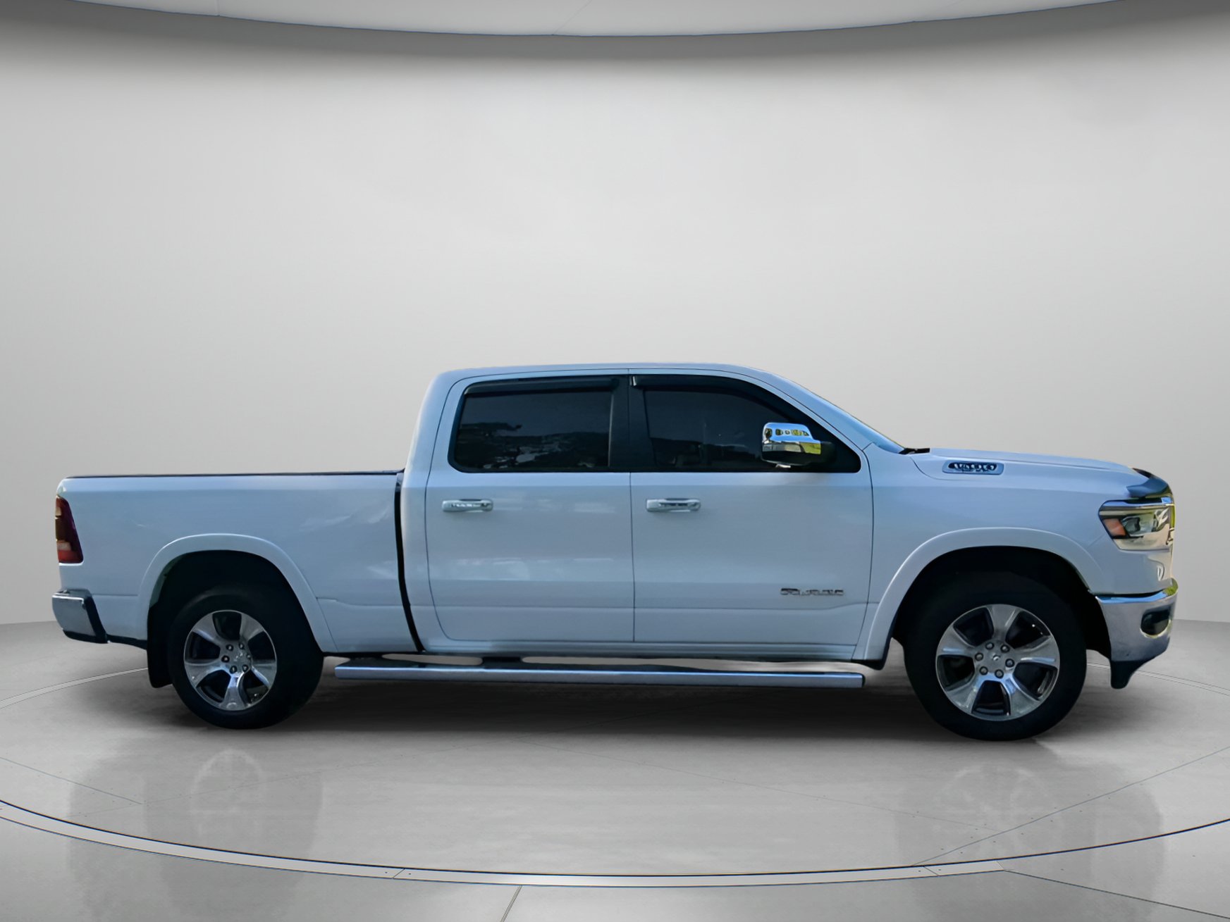 Used 2019 RAM 1500 Laramie AWD/4WD image 34