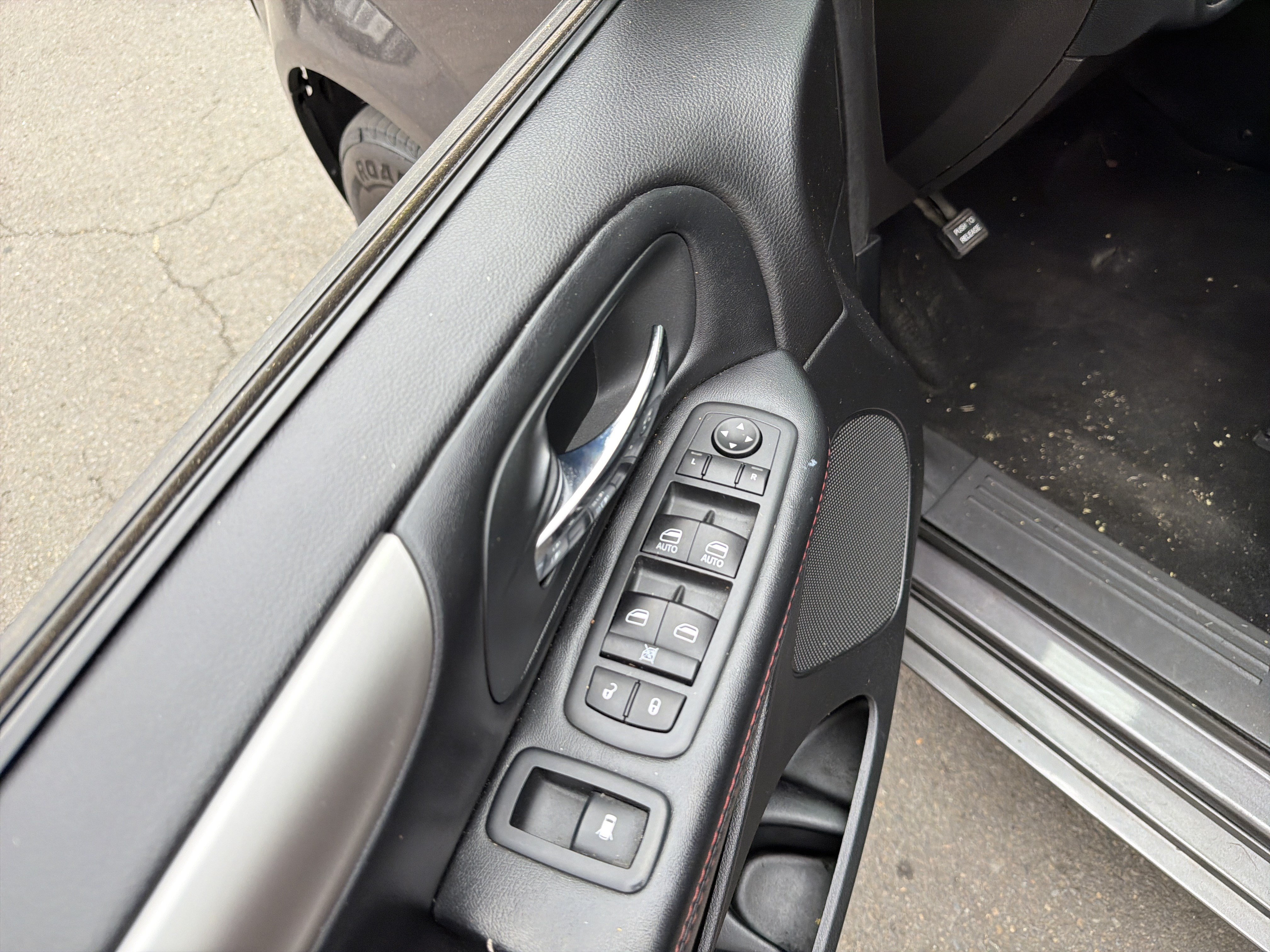 Used 2020 Dodge Grand Caravan GT FWD image 12