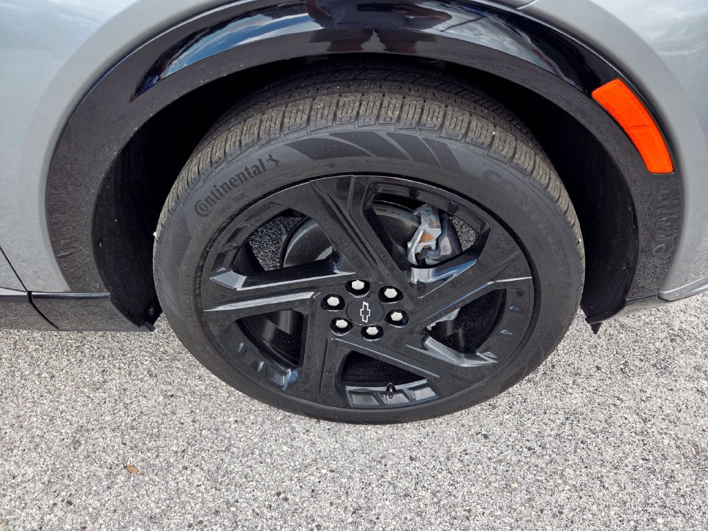 Certified 2024 Chevrolet Equinox EV RS FWD image 18