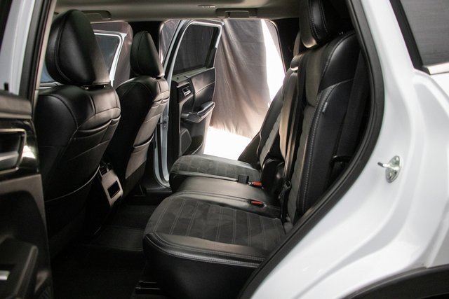 Used 2024 Mitsubishi Outlander SE image 24