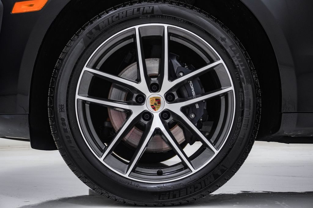 Certified 2026 Porsche Macan AWD/4WD image 13