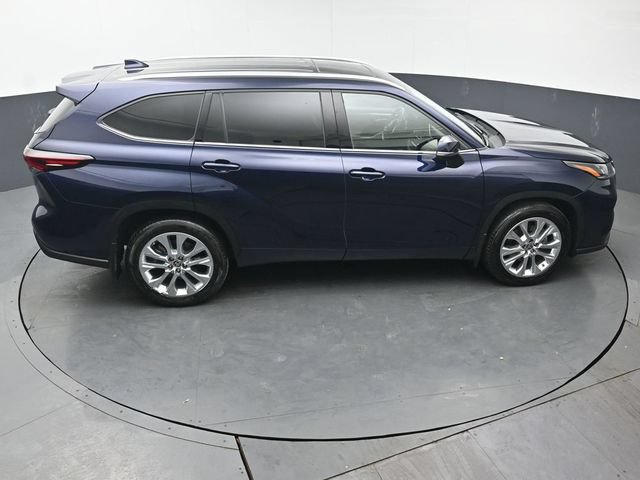 Certified 2024 Toyota Highlander Limited AWD/4WD image 43