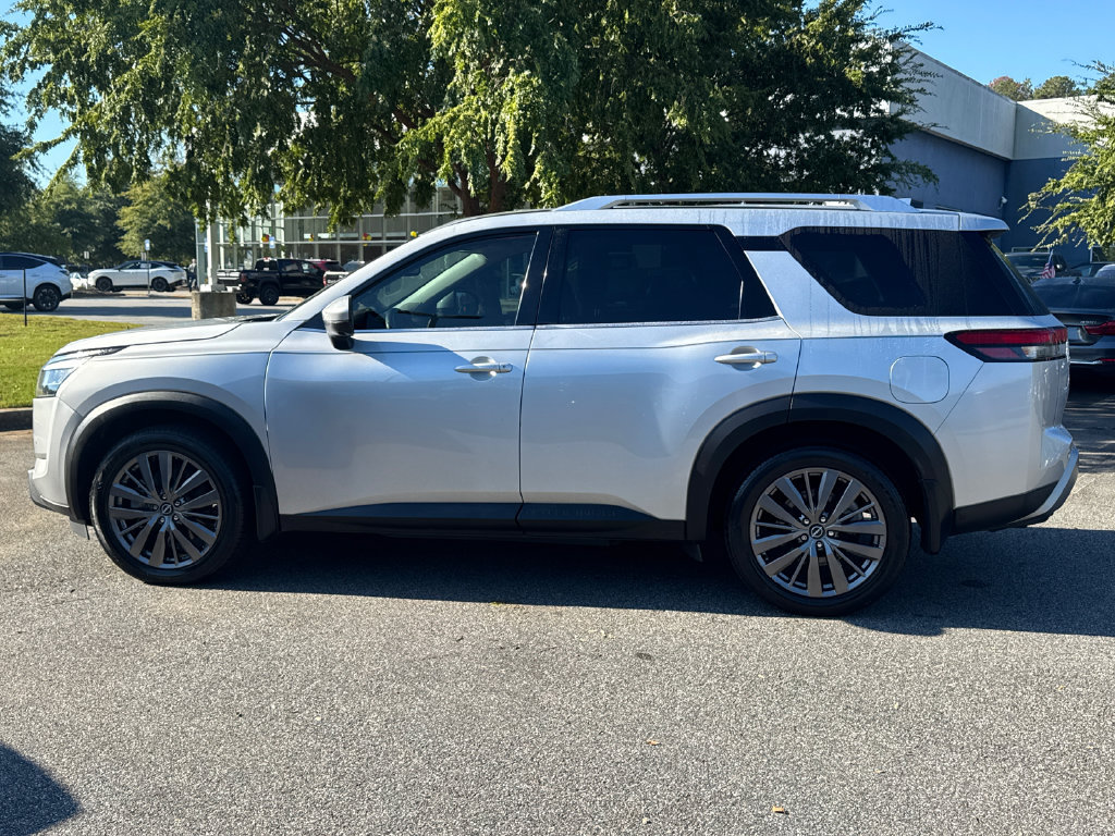 Used 2022 Nissan Pathfinder SL w/ SL Premium Package AWD/4WD image 11