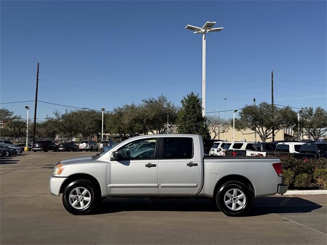 Used 2012 Nissan Titan SV w/ SV Value Truck Pkg image 4