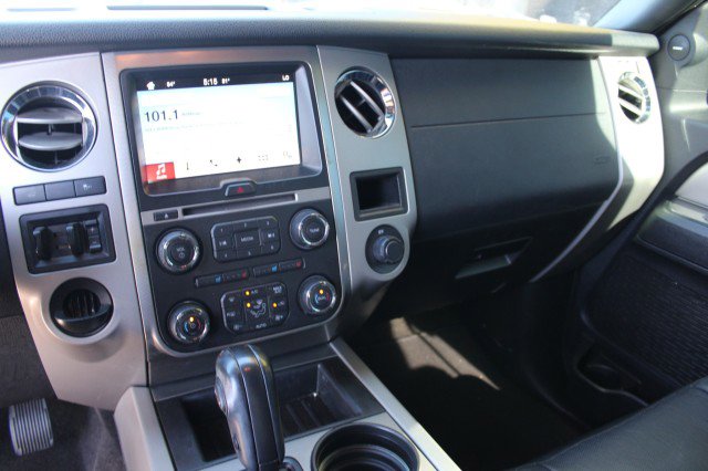 Used 2016 Ford Expedition XLT w/ Equipment Group 202A RWD image 5